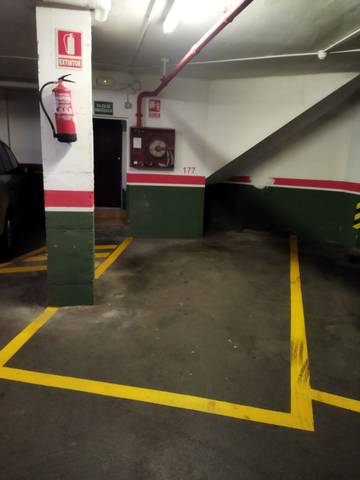 Garaje en Venta en RIERA BASTE, 8 en Marianao