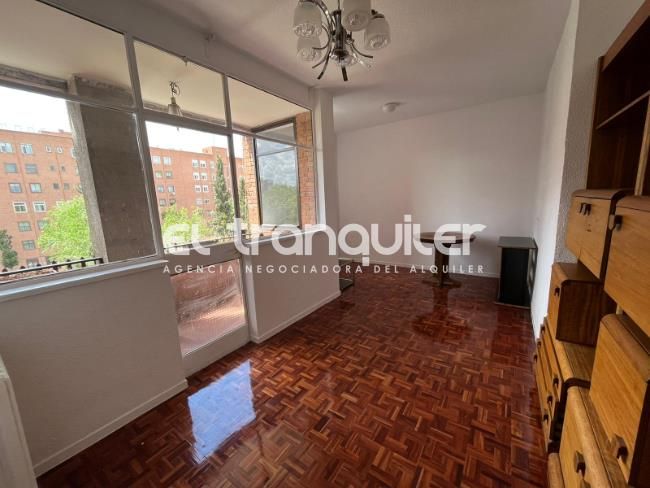 Bedroom of Flat to rent in  Madrid Capital  with Parquet flooring, Terrace and Furnished
