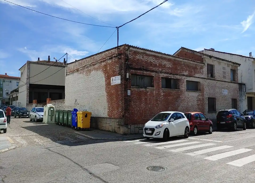 Locale commerciale in vendita a Trujillo, imagen 3