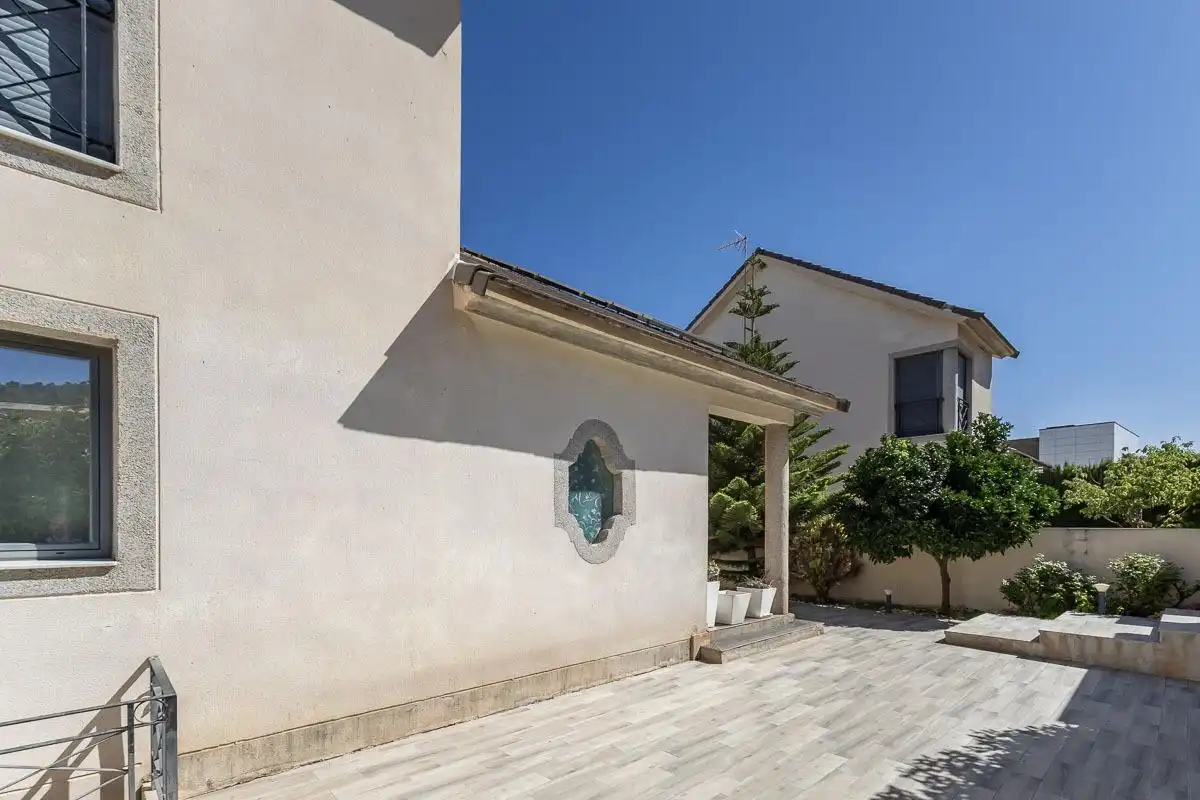 Vista exterior de Casa o xalet en venda en Dílar amb Aire condicionat, Calefacció i Jardí privat