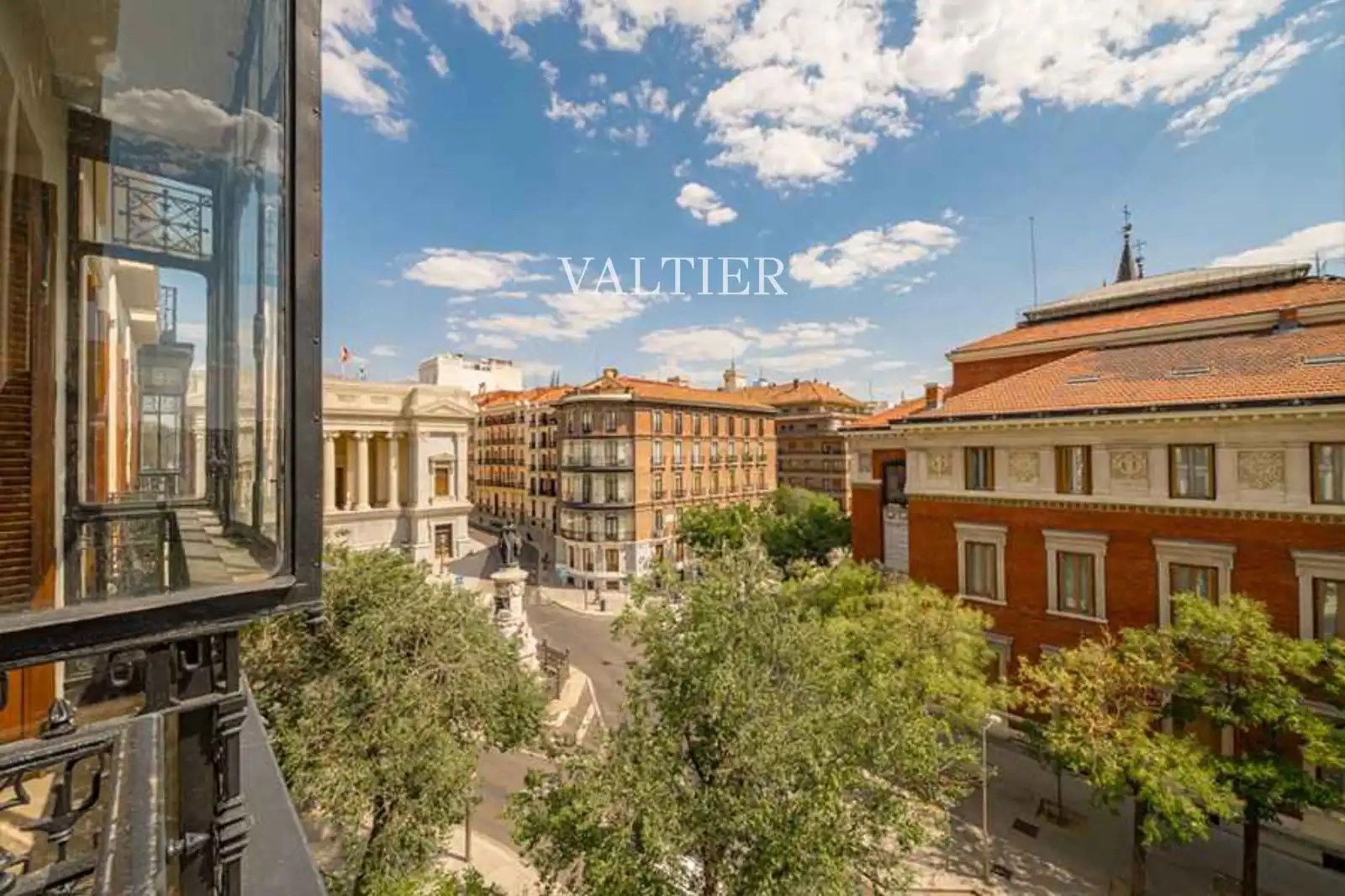 Außenansicht von Wohnung zum Verkauf in Madrid mit Heizung, Terrasse und Abstellraum