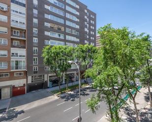Exterior view of Flat for sale in  Madrid Capital  with Air Conditioner, Terrace and Storage room