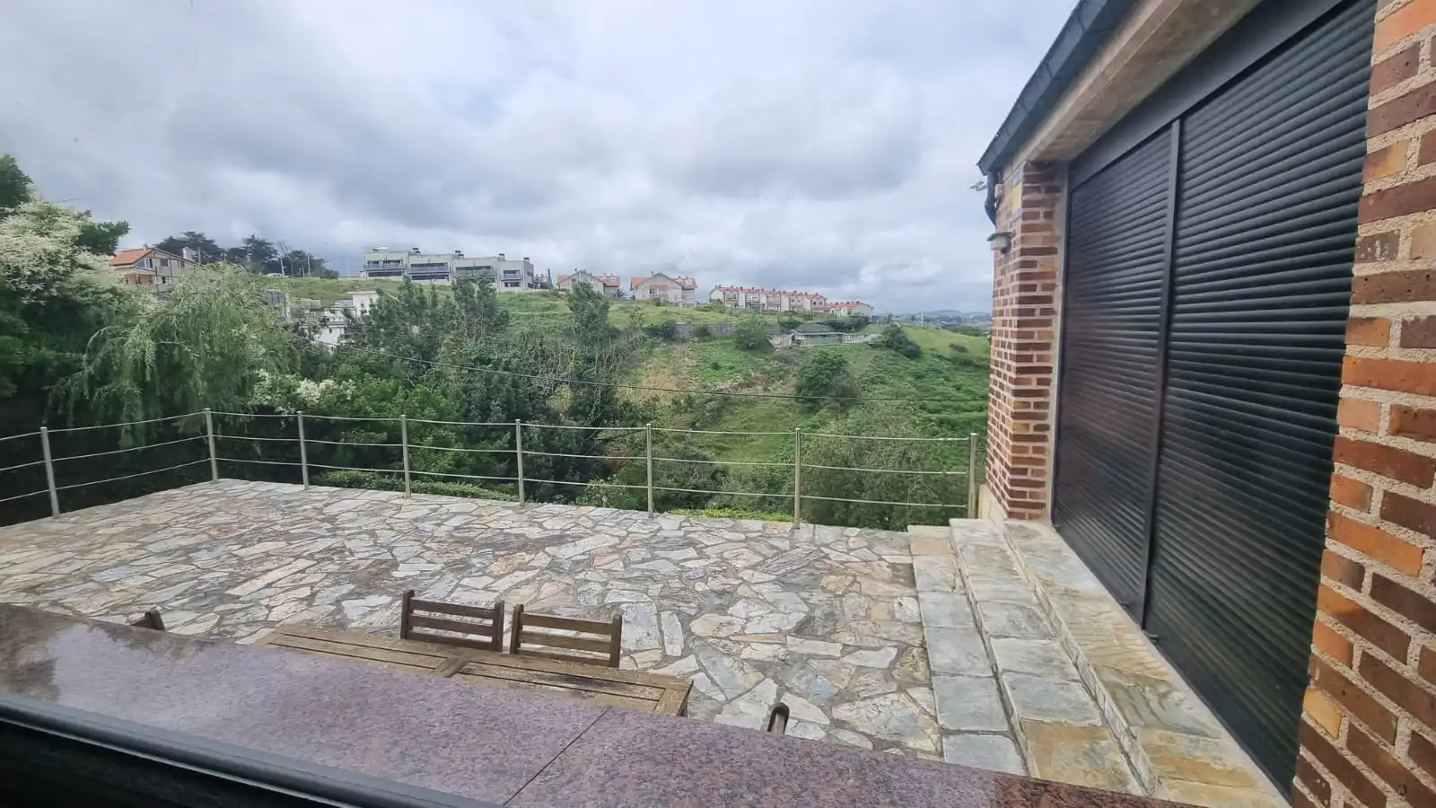 Terrassa de Casa o xalet en venda en Miengo amb Calefacció, Jardí privat i Moblat