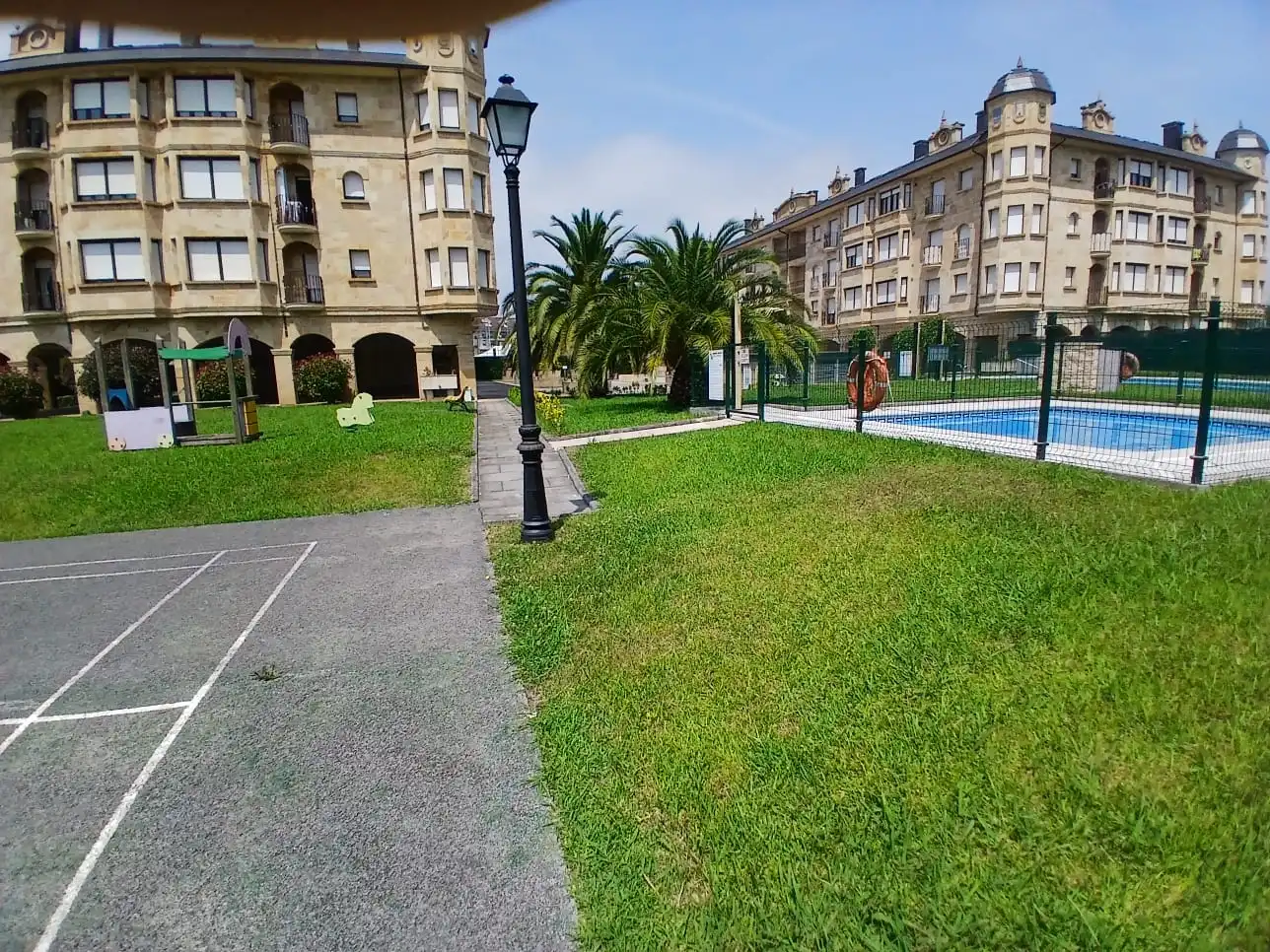Aparcament de Pis en venda en Bárcena de Cicero amb Calefacció, Moblat i Piscina comunitària