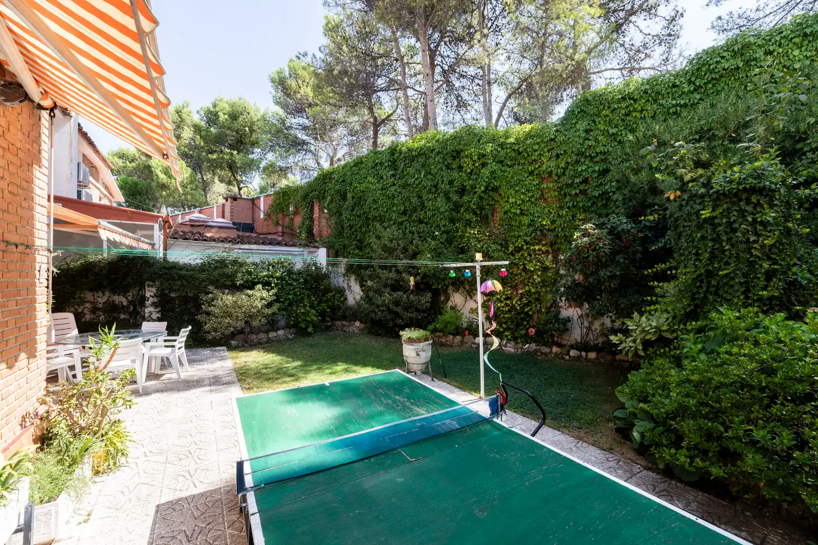 Jardín de Casa adosada en venta en Madrid con Calefacción, Jardín privado y Trastero
