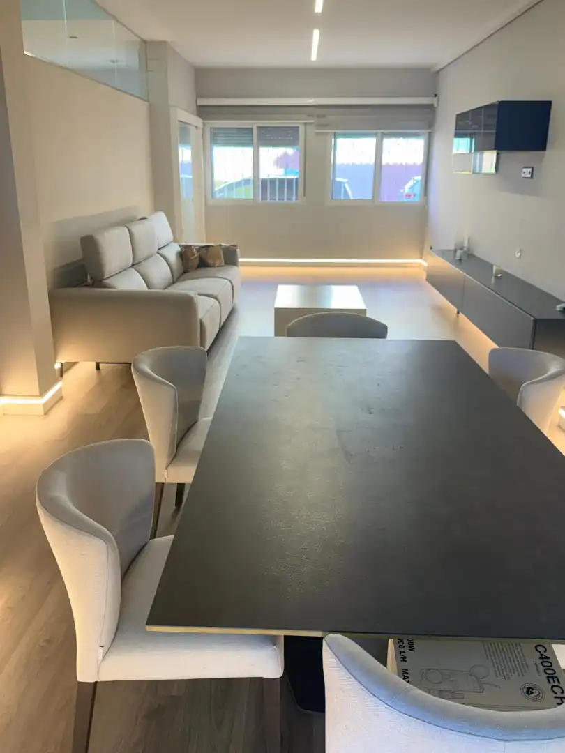 Casa bifamiliare con terrazza in vendita a Carrer Corts Valencianes, imagen 2