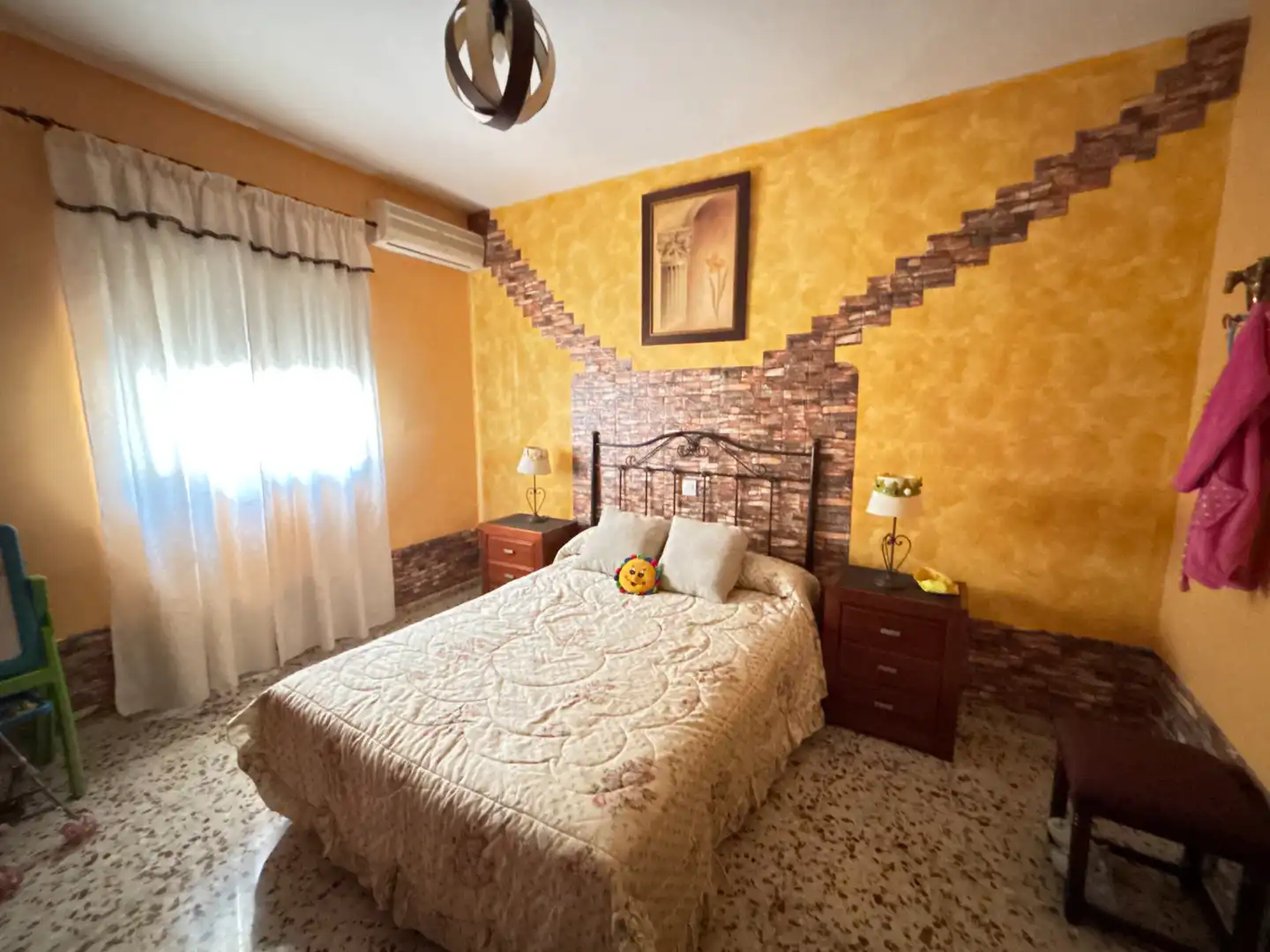 Dormitori de Finca rústica en venda en Andújar amb Aire condicionat, Jardí privat i Piscina