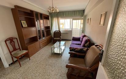 Living room of Flat for sale in Valladolid Capital  with Heating, Furnished and Washing machine