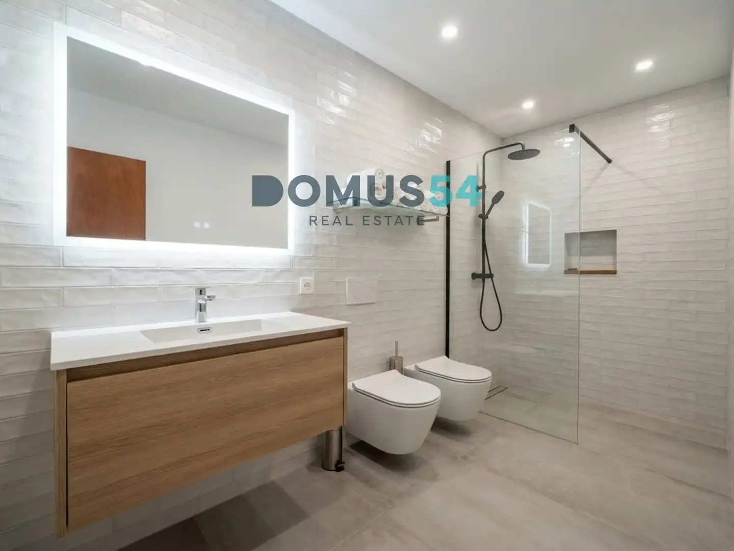 Bathroom of Apartments for sale in Alcúdia  with Air Conditioner and Terrace