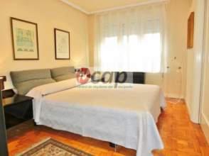 Bedroom of Flat to rent in Gijón   with Heating, Parquet flooring and Furnished