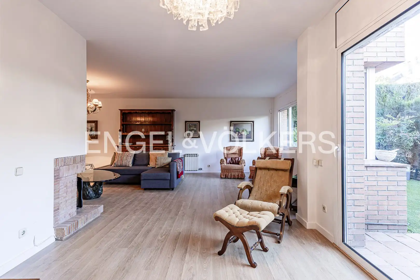 Living room of Detached homes for sale in Sant Cugat del Vallès  with Air Conditioner, Heating and Private garden