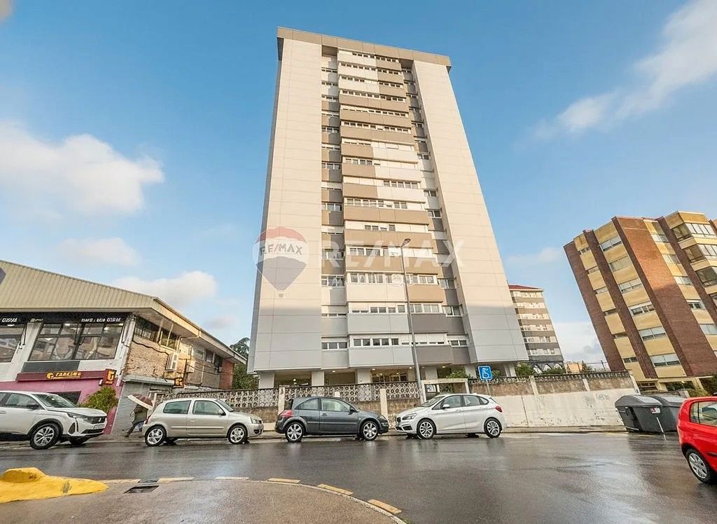 Vista exterior de Pis en venda en Vigo  amb Calefacció, Parquet i Terrassa