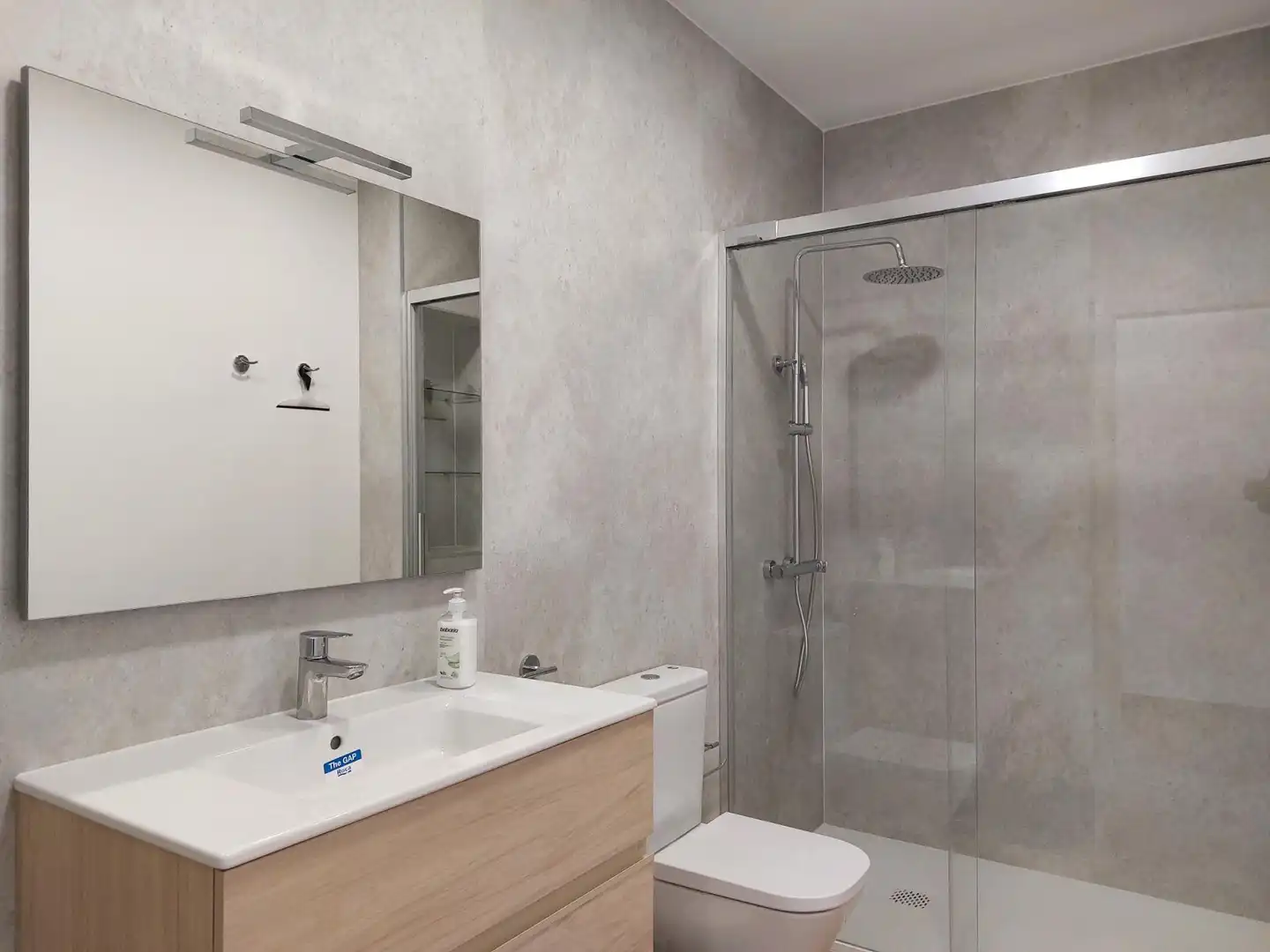 Baño de Piso para compartir en San Cristóbal de la Laguna con Terraza y Alarma
