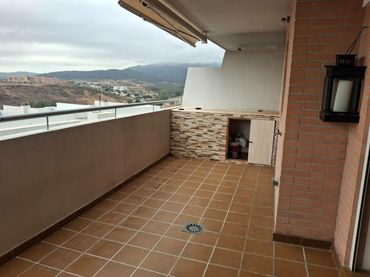 Pis amb piscina en venda a San Bernabé