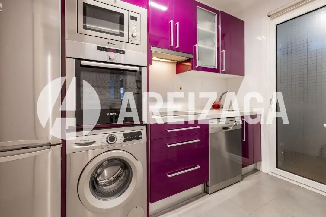 Cocina de Piso en venta en Donostia - San Sebastián  con Calefacción, Terraza y Balcón