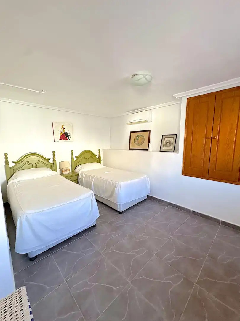 Dormitori de Casa o xalet en venda en Rojales amb Aire condicionat, Calefacció i Jardí privat