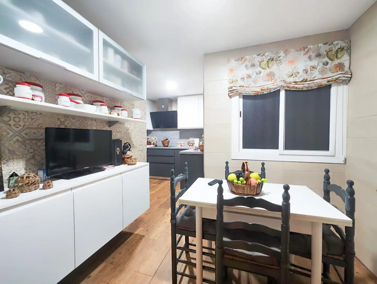 Küche von Wohnung zum Verkauf in Puertollano mit Klimaanlage, Parkett und Möbliert
