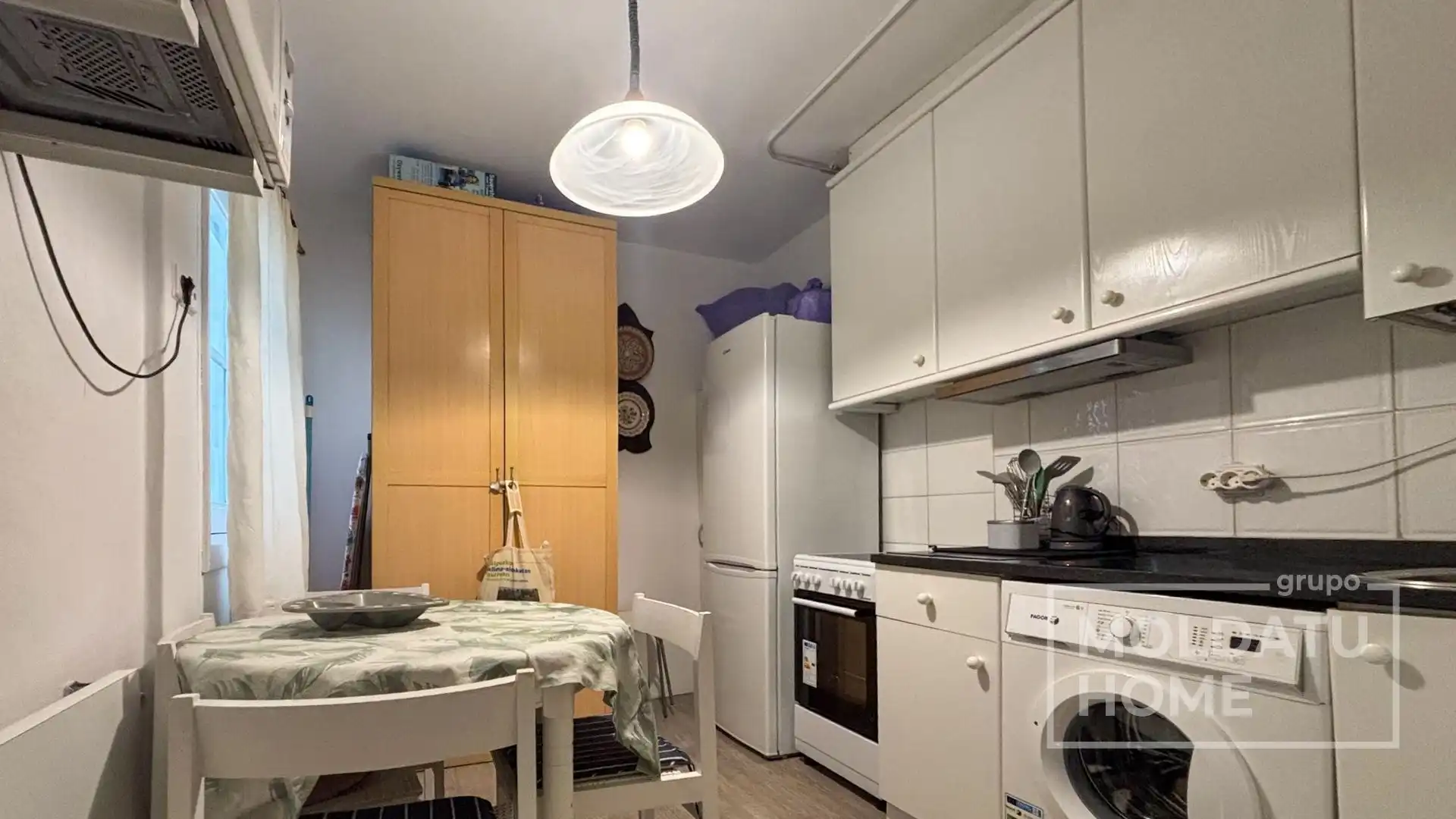 Cuina de Pis en venda en Donostia - San Sebastián  amb Calefacció, Terrassa i Moblat