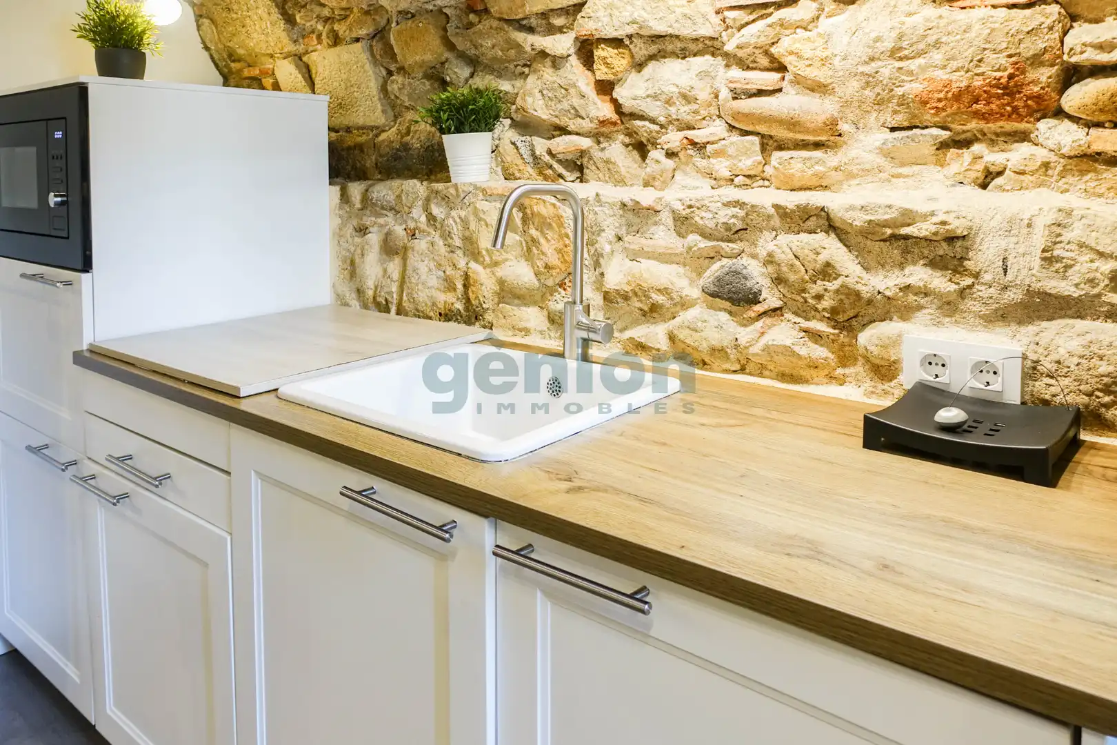 Cuina de Pis en venda en Girona amb Aire condicionat, Calefacció i Moblat