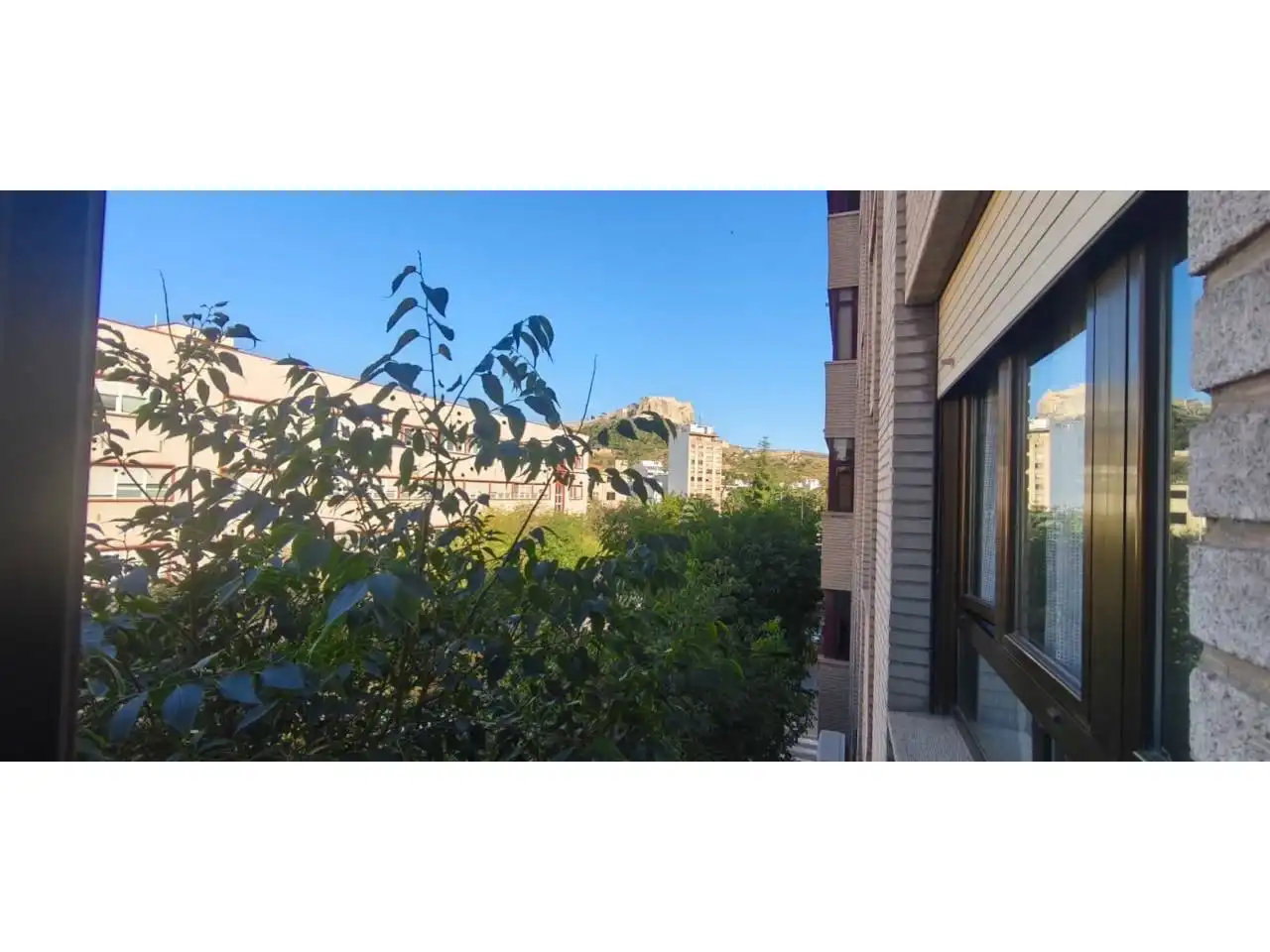 Vista exterior de Piso en venta en Alicante / Alacant con Calefacción y Balcón