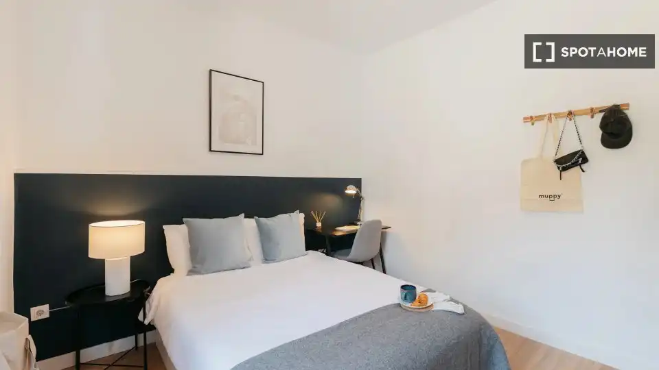 Bedroom of Flat for rent in Valencia  with Air Conditioner, Heating and Furnished