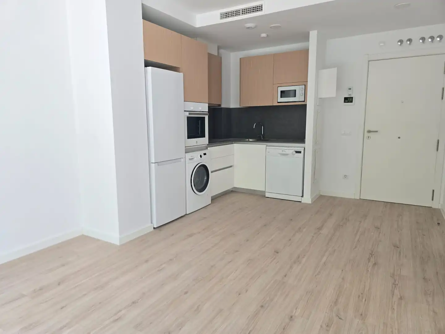 Cuina de Pis de lloguer en Sant Adrià de Besòs amb Aire condicionat, Calefacció i Parquet