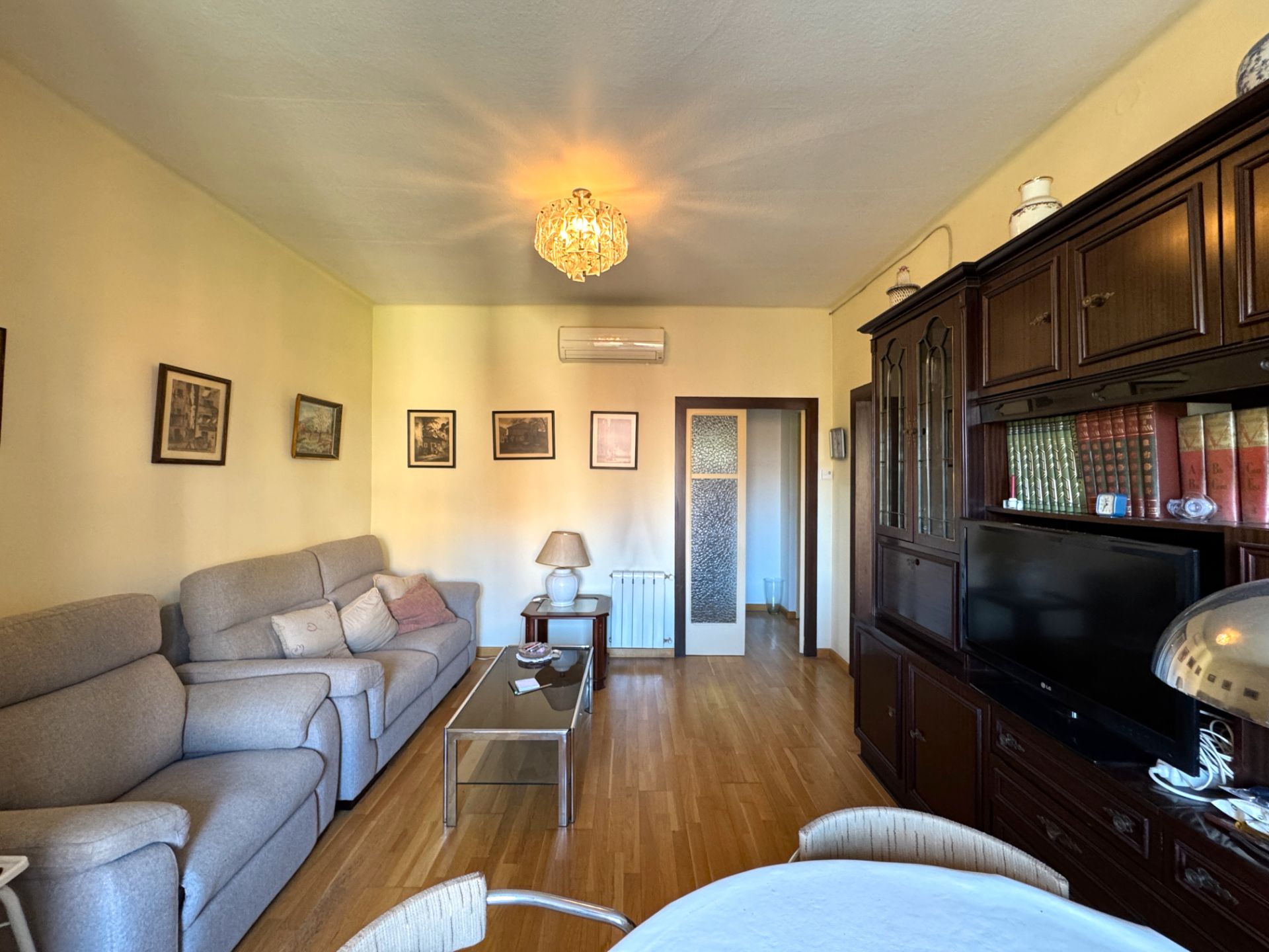 Living room of Flat for sale in  Barcelona Capital  with Air Conditioner, Heating and Parquet flooring