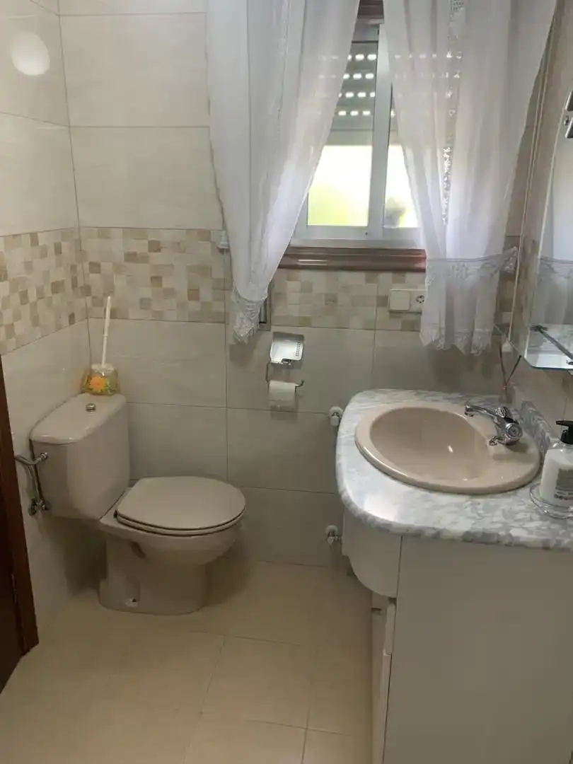 Badezimmer von Erdgeschoss zur Miete in Nigrán
