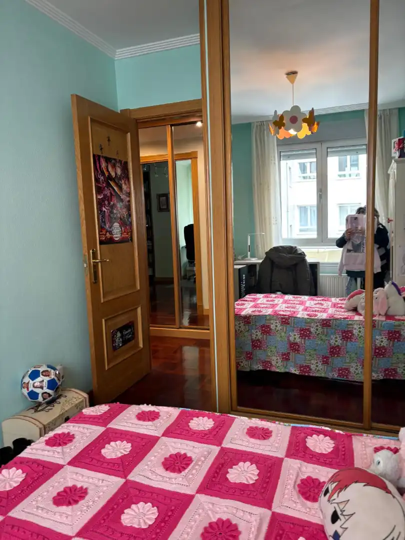 Habitación de Piso en venta en Oviedo  con Calefacción, Parquet y Trastero