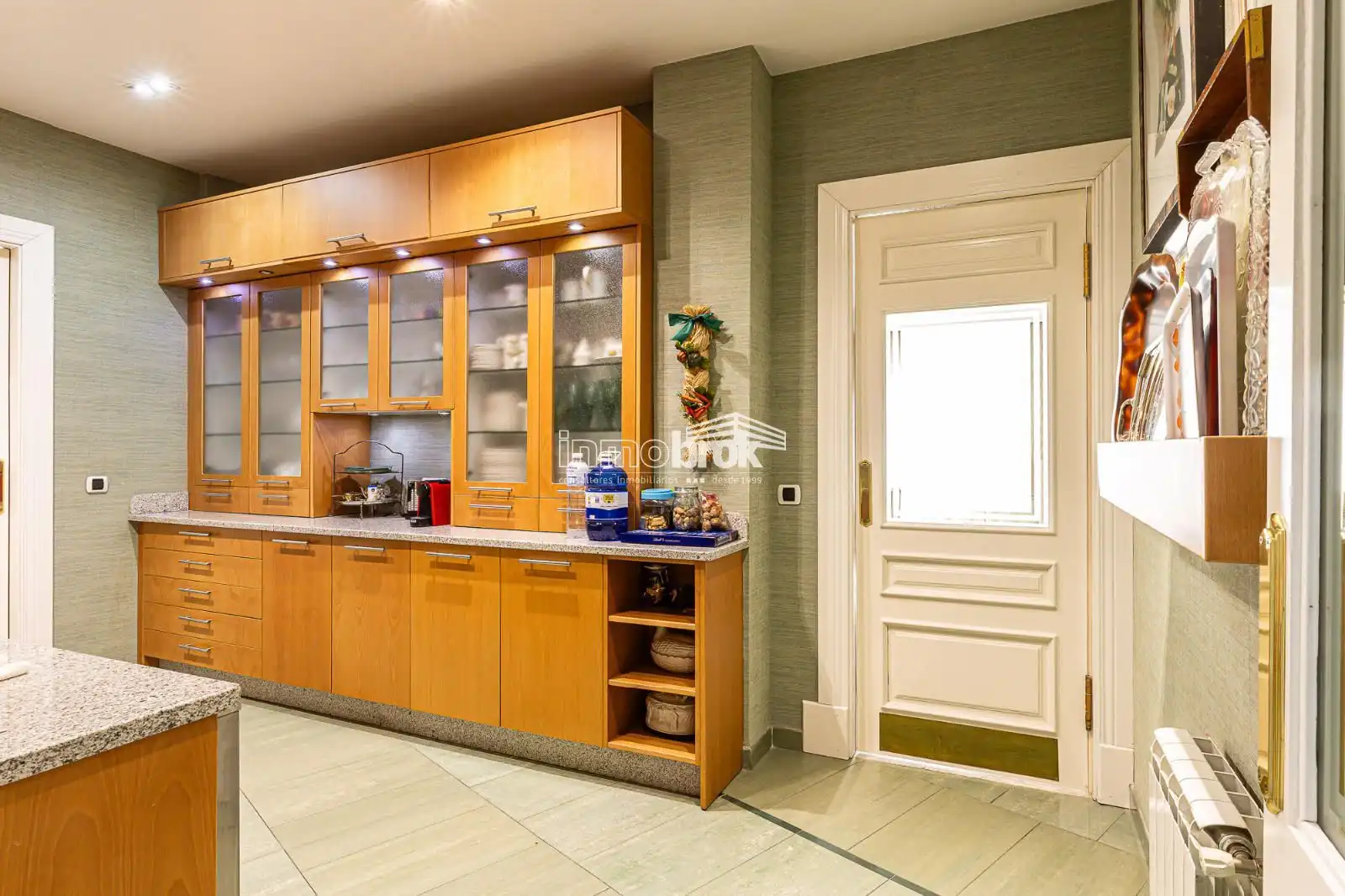 Cocina de Casa o chalet en venta en Madrid con Aire acondicionado, Calefacción y Terraza