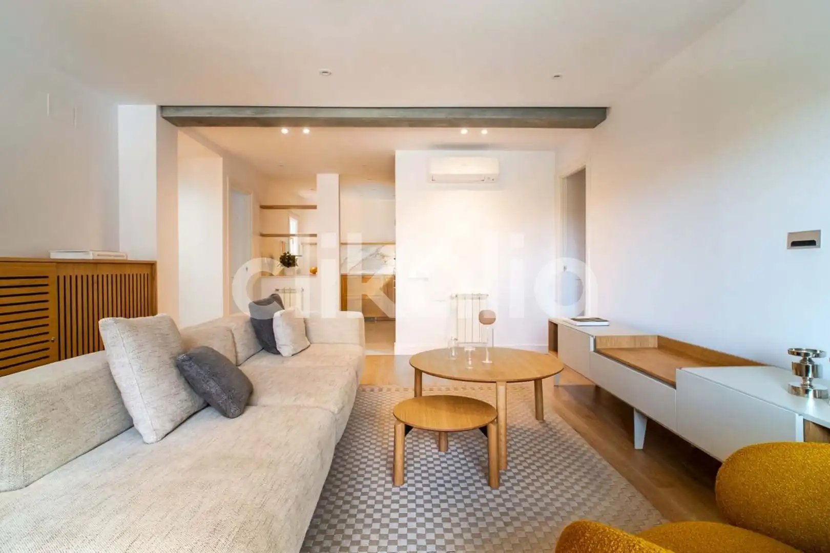 Living room of Flat for sale in Madrid  with Air Conditioner, Heating and Private garden