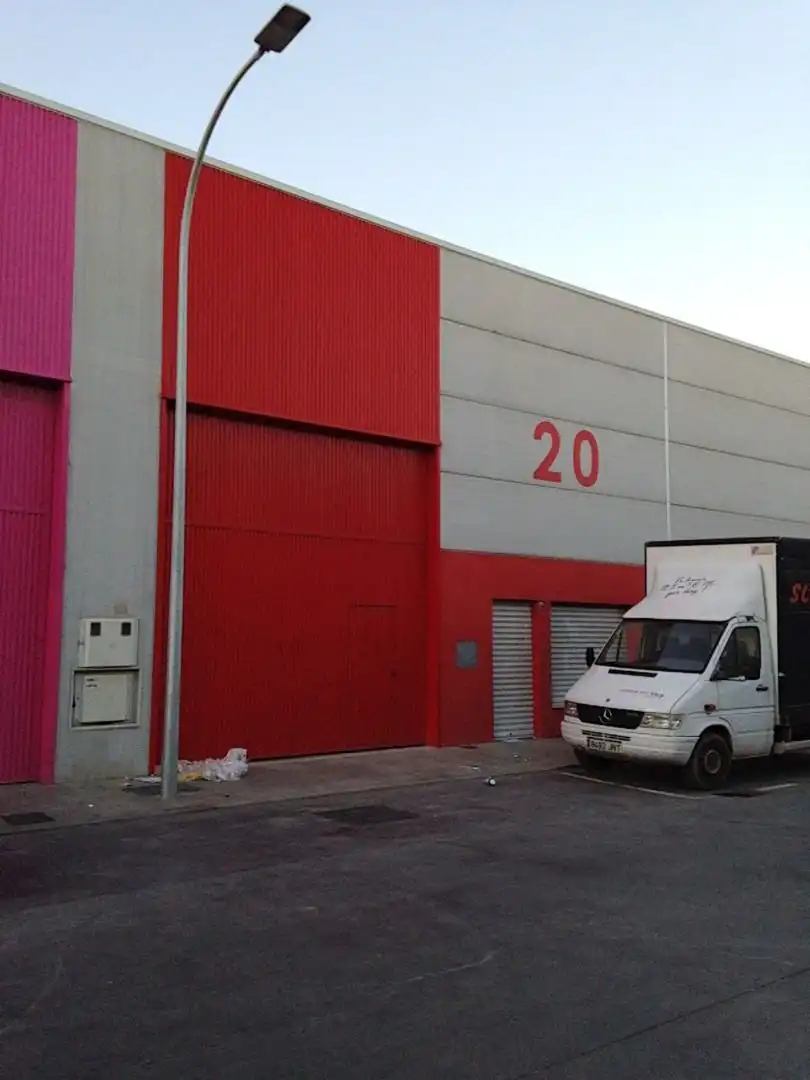 Außenansicht von Fabrikhallen zum Verkauf in Melilla
