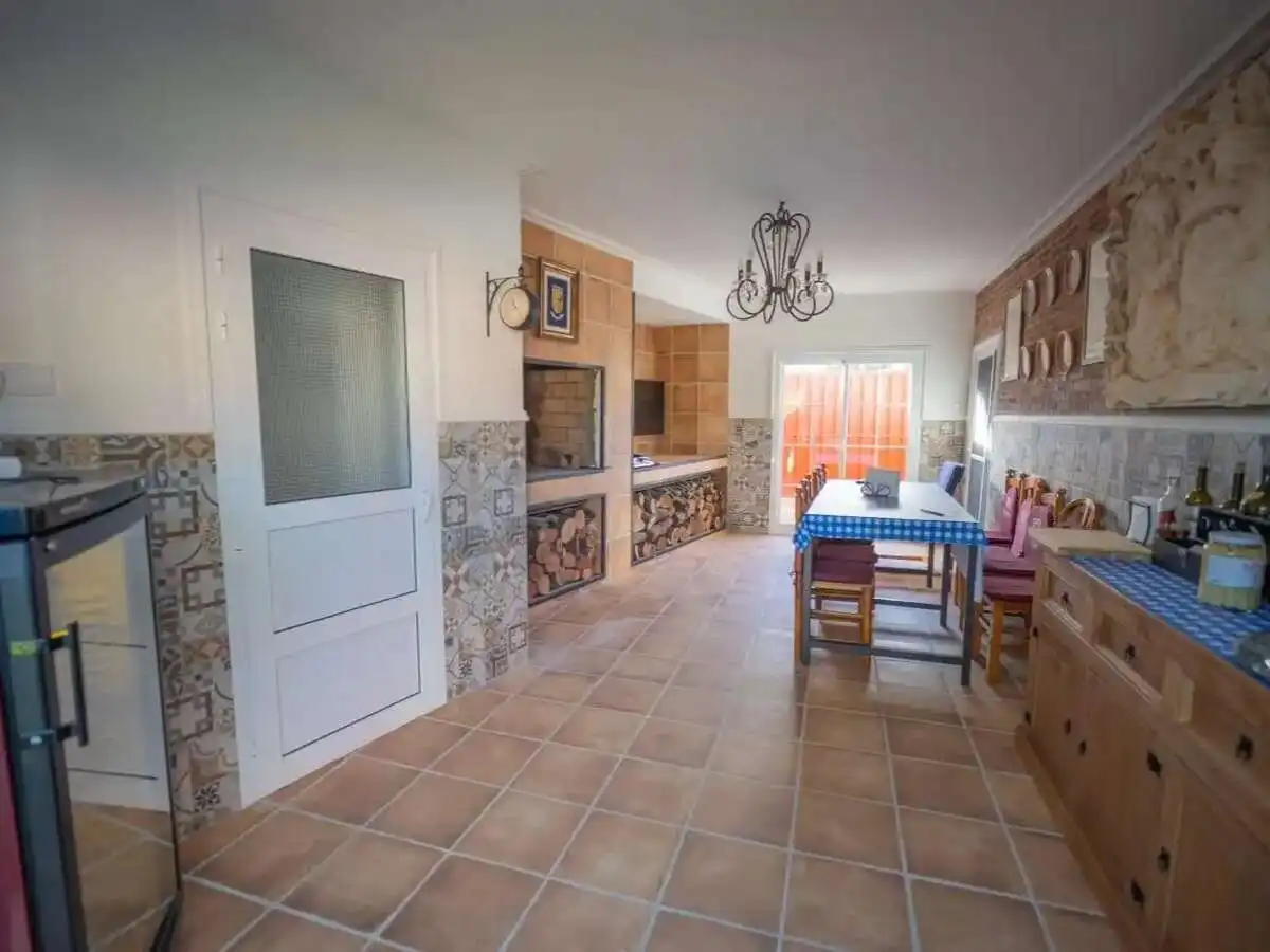 Cuina de Casa o xalet en venda en Zaragoza amb Aire condicionat, Calefacció i Jardí privat