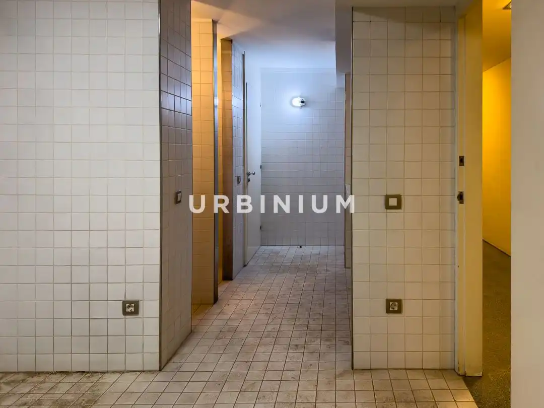 Business premises to rent in Carrer Juli Garreta, imagen 17