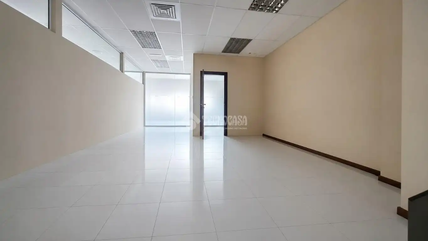 Office for rent in Zaragoza  with Air Conditioner