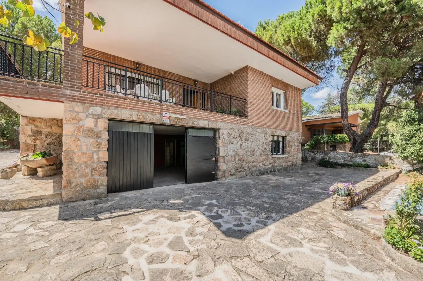 Houses for sale in Casa Amarilla