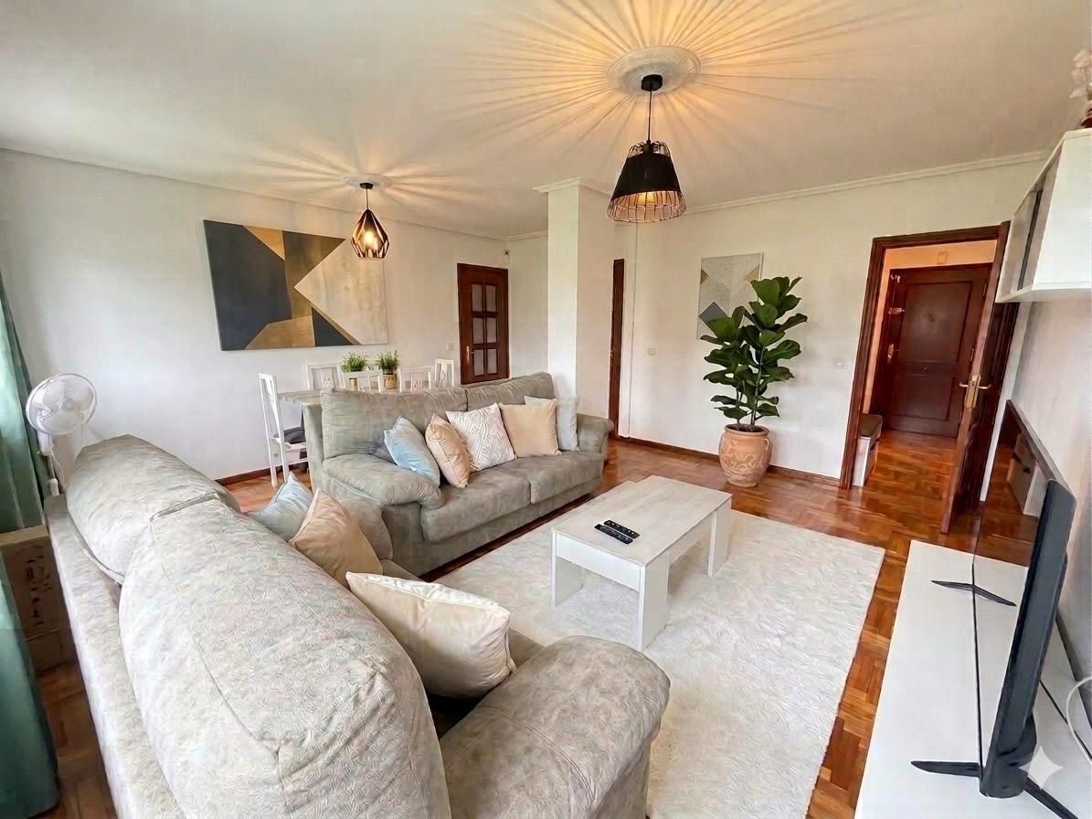 Living room of Flat for sale in Vigo   with Storage room and Furnished