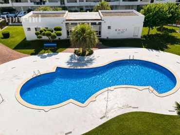 Flat with pool for sale in Puerto Marina