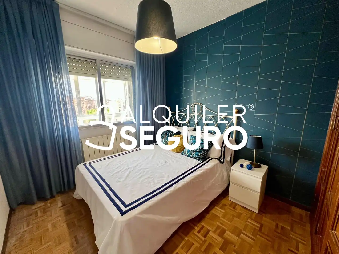 Schlafzimmer von Wohnung zur Miete in Madrid mit Klimaanlage, Heizung und Terrasse