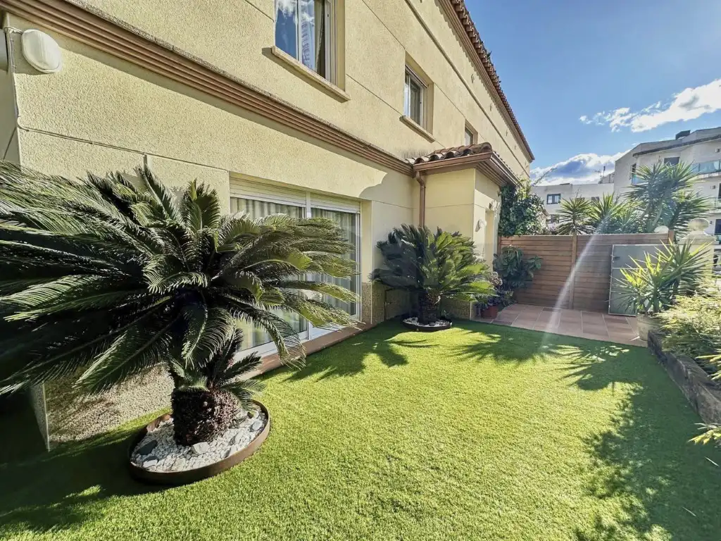 Jardín de Casa adosada en venta en Lloret de Mar con Calefacción, Jardín privado y Terraza