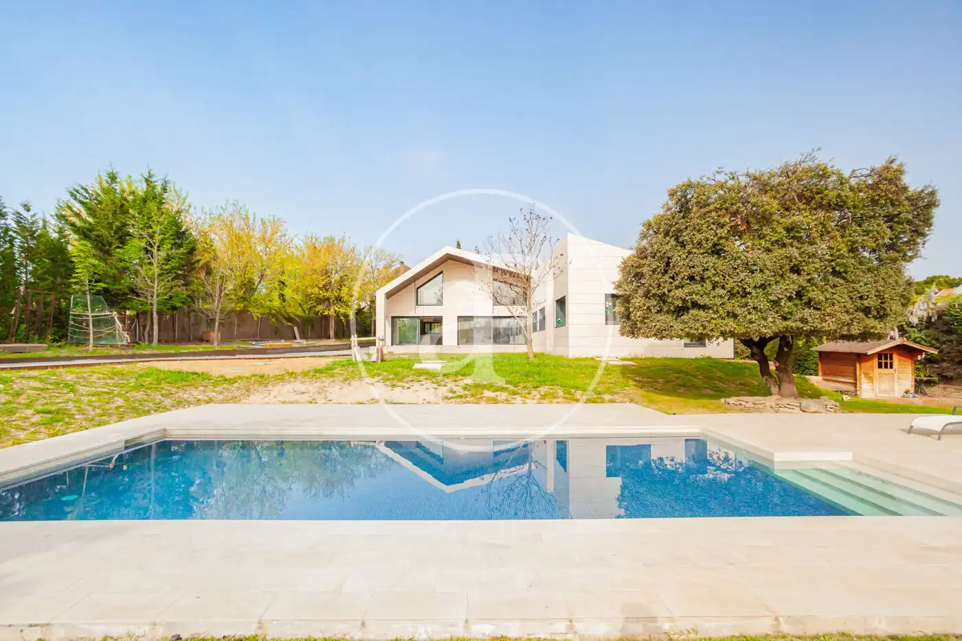 Vista exterior de Casa o chalet en venta en Pozuelo de Alarcón con Aire acondicionado, Calefacción y Jardín privado