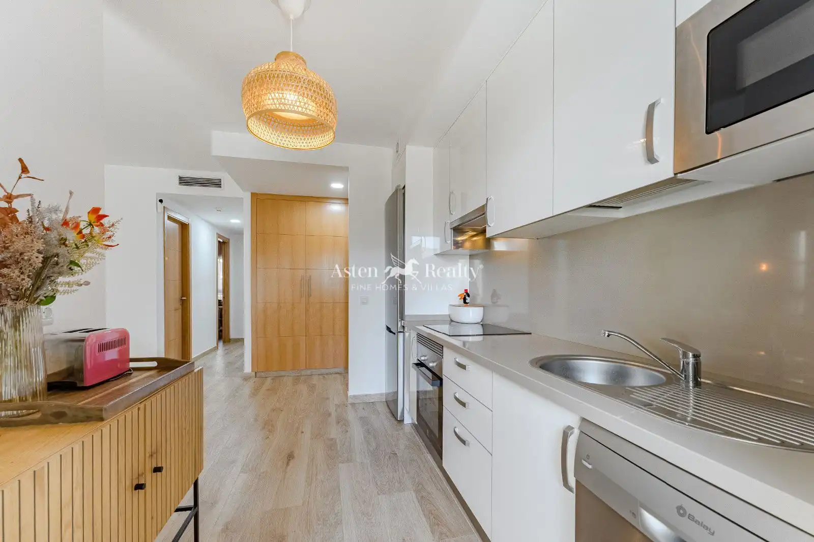 Küche von Wohnung zum Verkauf in Arona mit Klimaanlage, Privatgarten und Terrasse