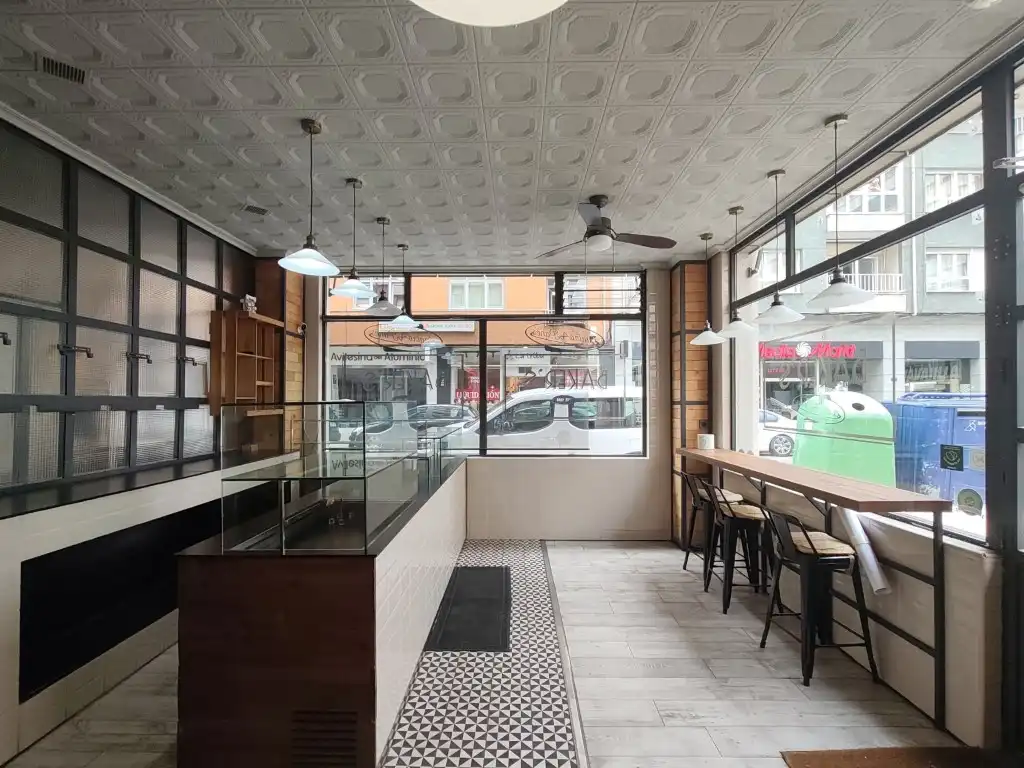 Business premises to rent in Calle José Cueto, imagen 4