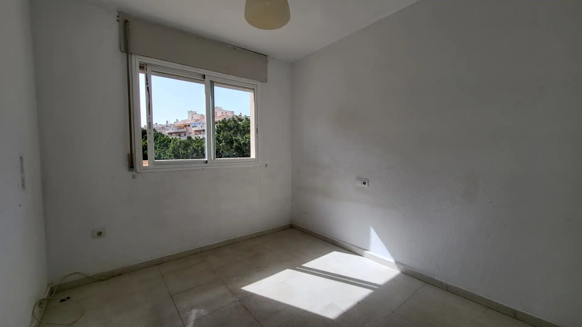 Piso en venta en Calle Andrómeda, El Cónsul - Ciudad Universitaria - El Romeral