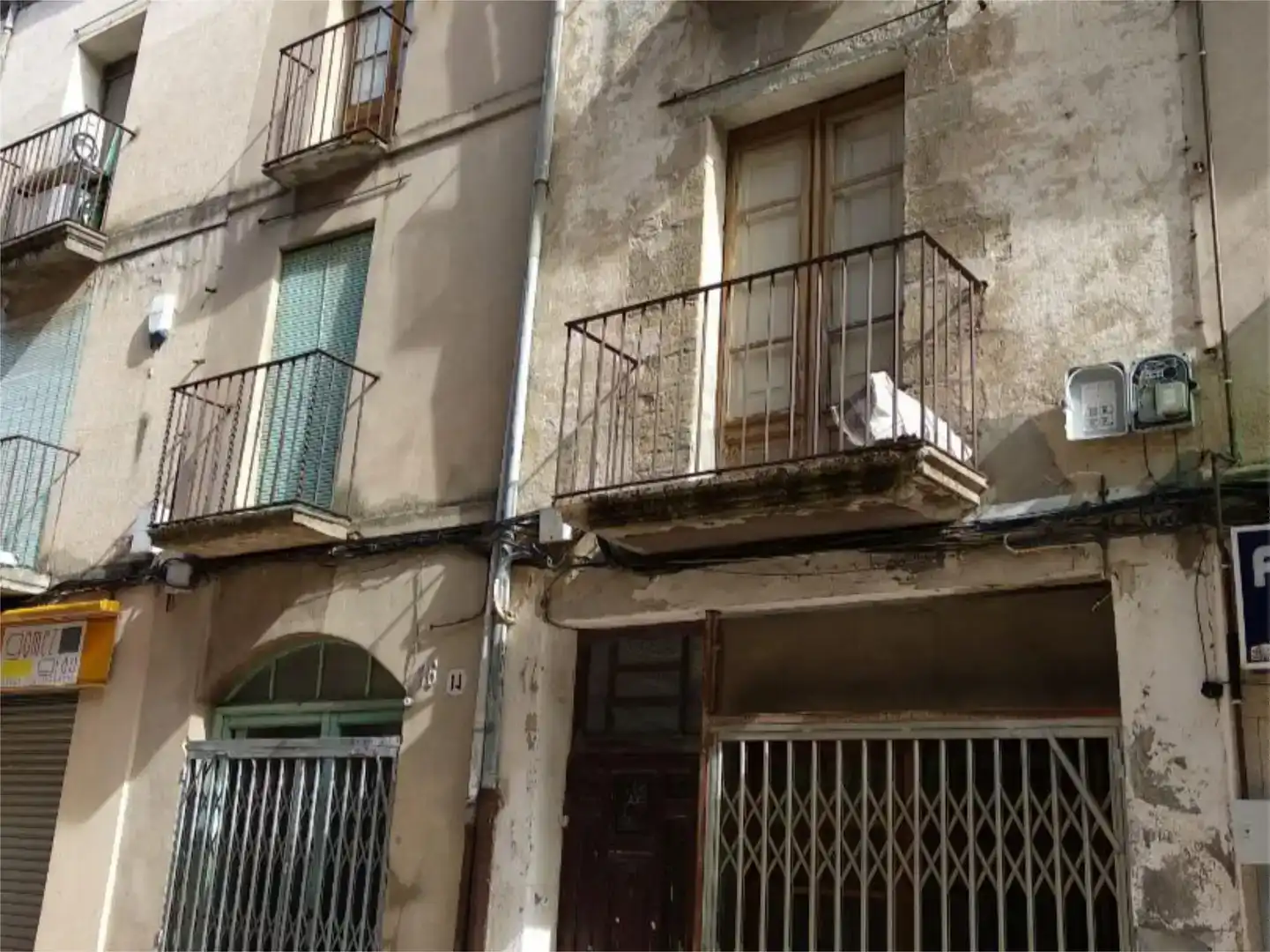Vista exterior de Casa adosada en venda en Cervera amb Balcó
