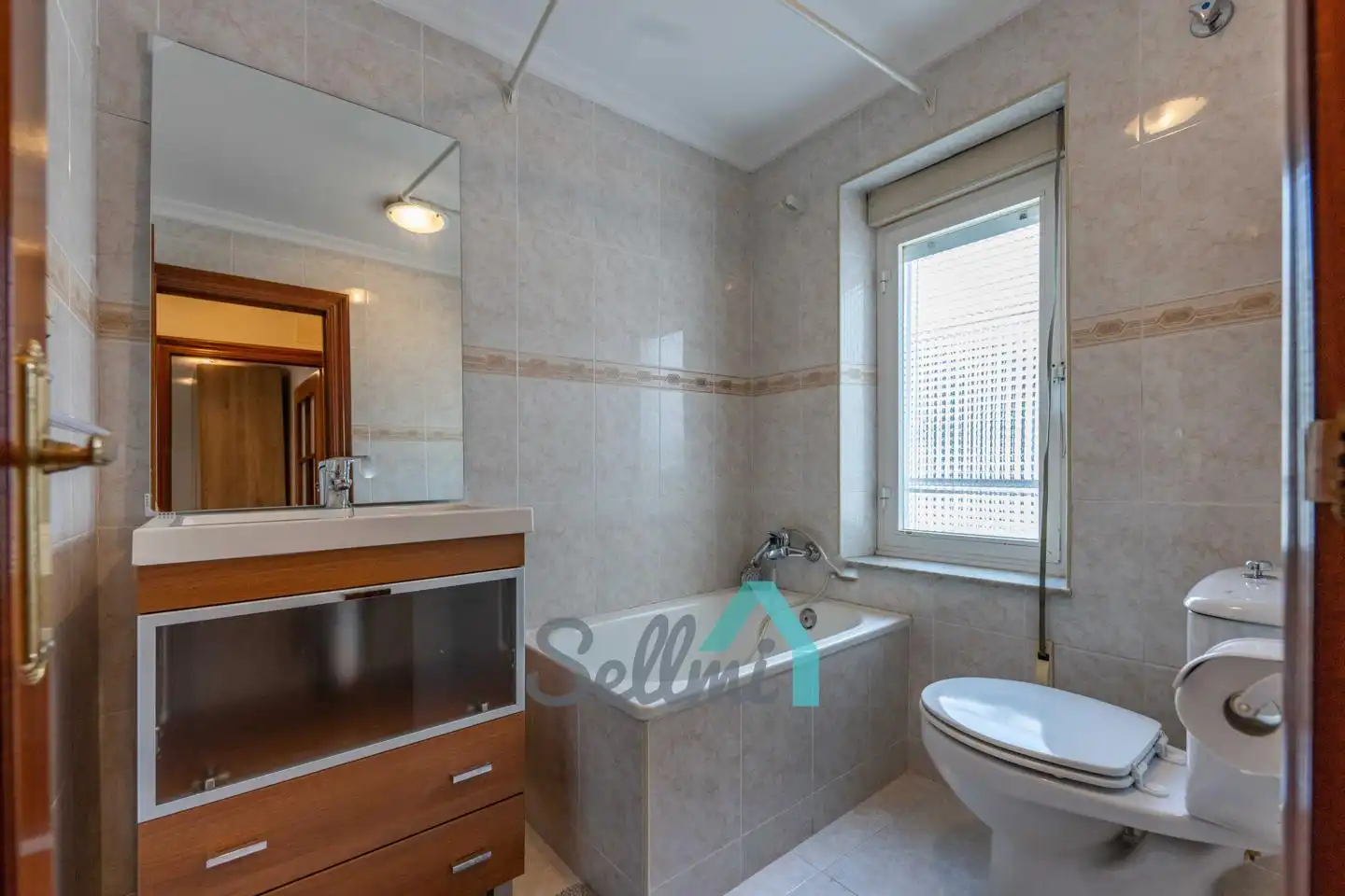 Flat for rent in De Gloria Fuertes, Masip