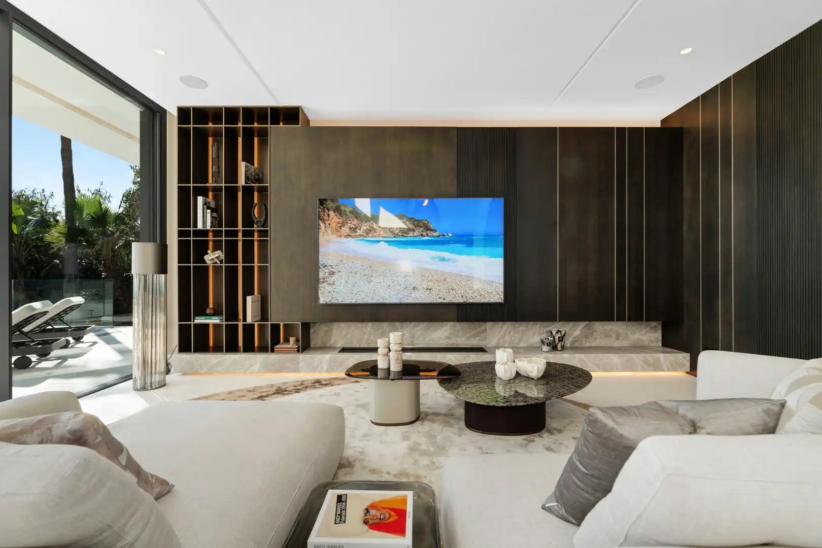 Sala de estar de Casa o chalet en venta en Marbella con Aire acondicionado, Jardín privado y Terraza