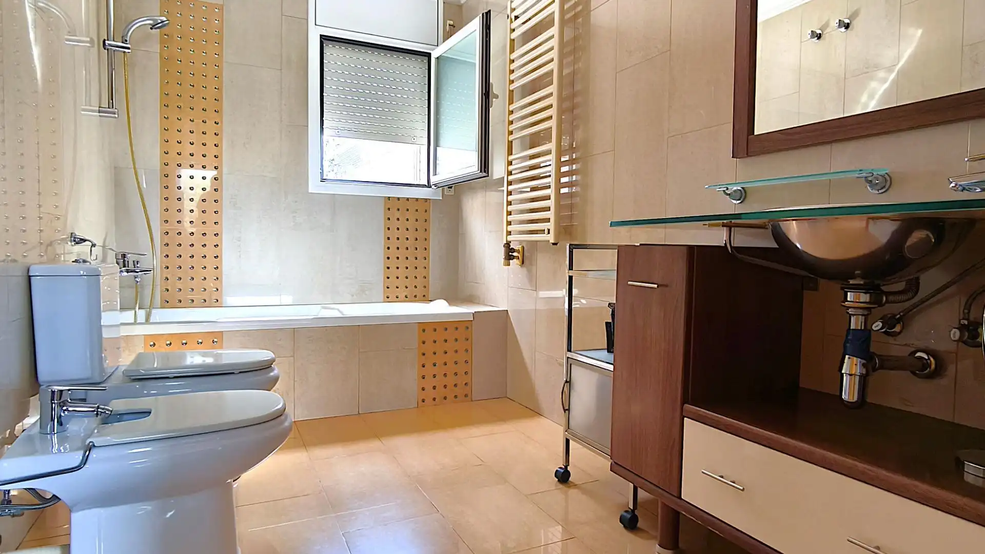 Badezimmer von Haus oder Chalet zum Verkauf in Sant Salvador de Guardiola mit Privatgarten, Terrasse und Schwimmbad