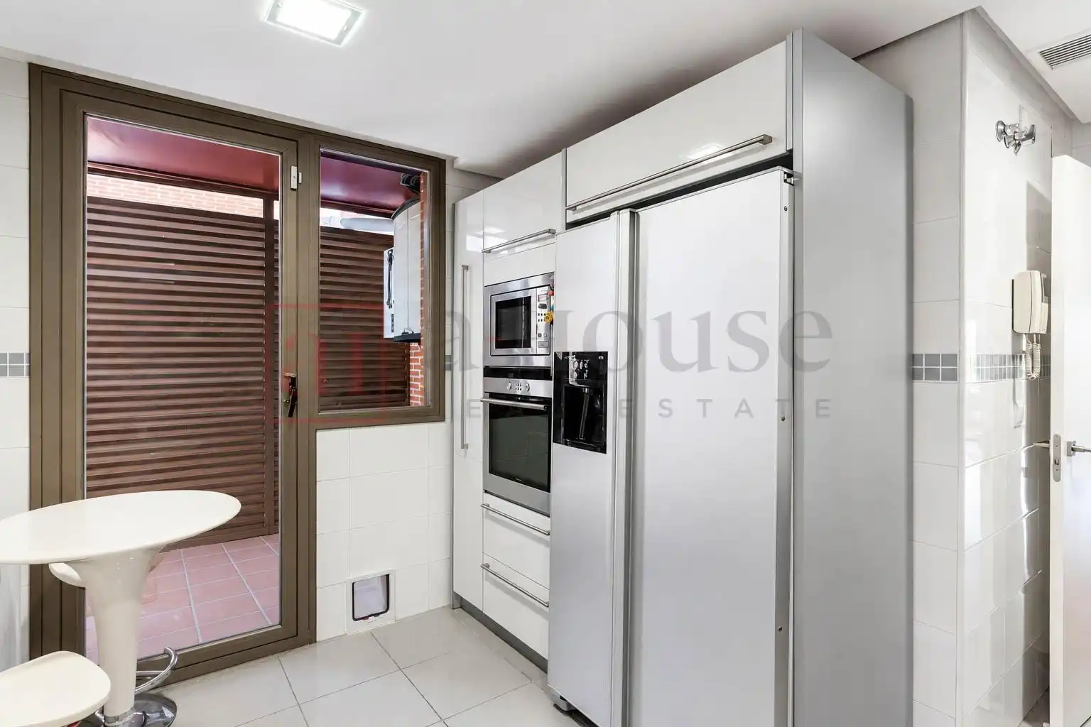 Cocina de Planta baja en venta en Madrid con Aire acondicionado, Calefacción y Jardín privado
