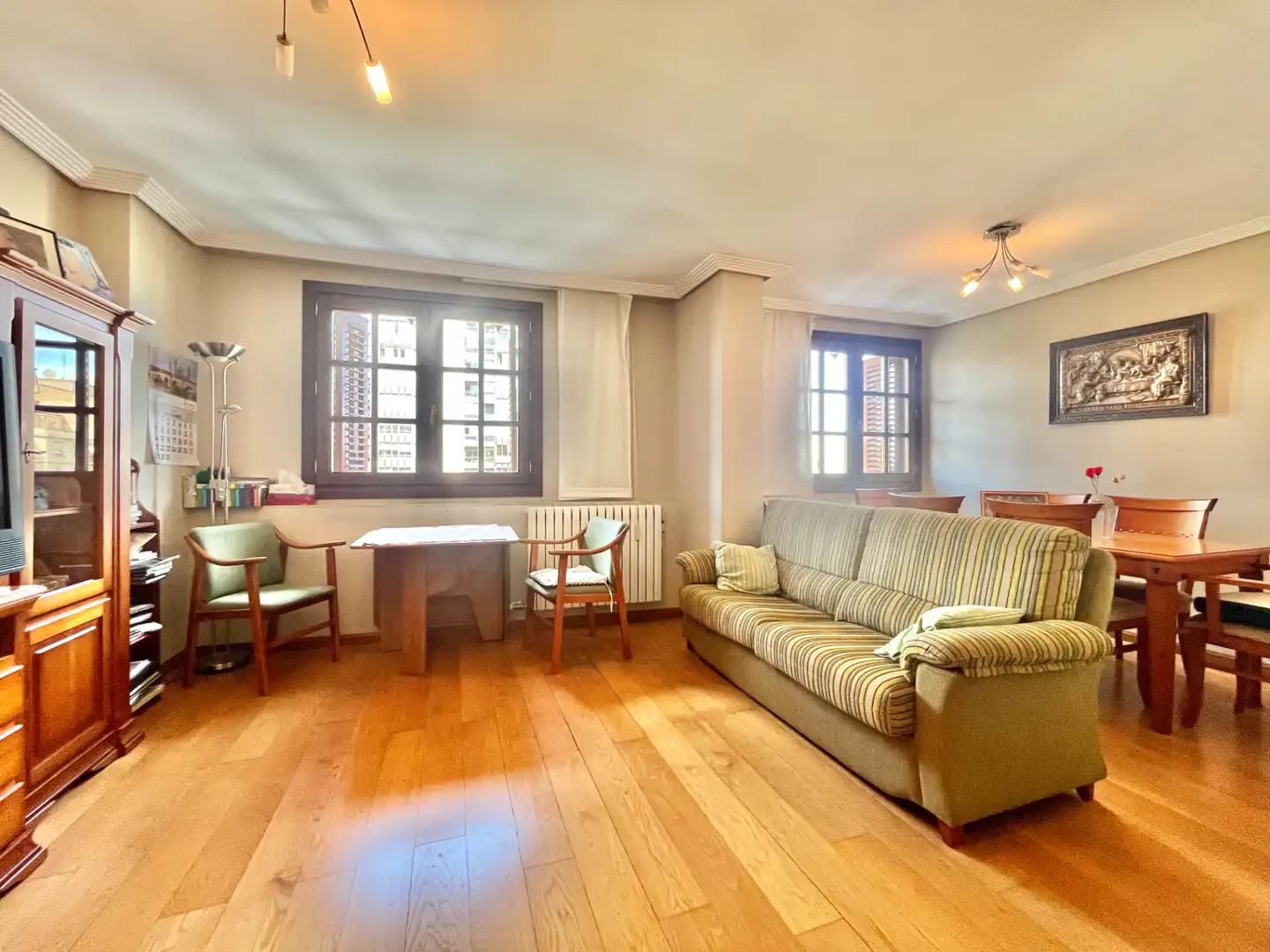 Wohnzimmer von Maisonette zum Verkauf in Zaragoza mit Klimaanlage, Heizung und Parkett